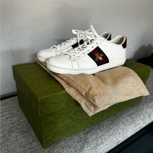 Gucci Bee 🐝 Sneakers | Size 36EU